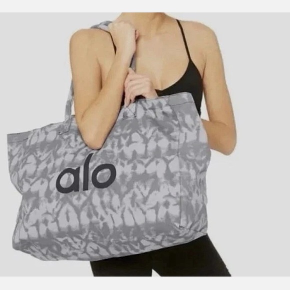 NWT - ALO Yoga Iconic Shopper Tote Bag - Picture 1 of 6